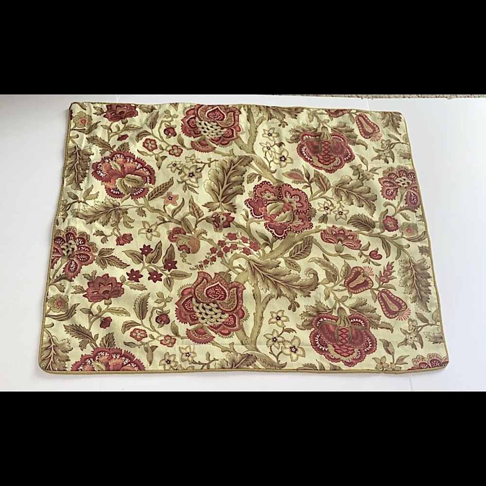 Waverly Imperial Dress Antique Jacobean Shams Set of 2
Cream Sage Maroon - Picture 2 of 4